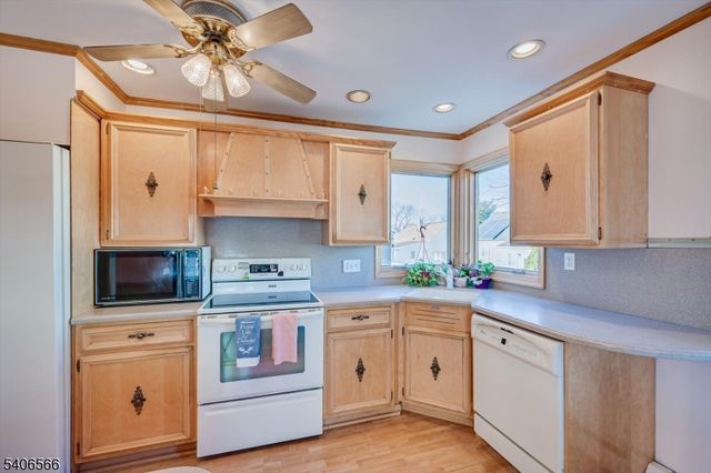 31 Marie Rd, Woodbridge Twp., NJ 08863