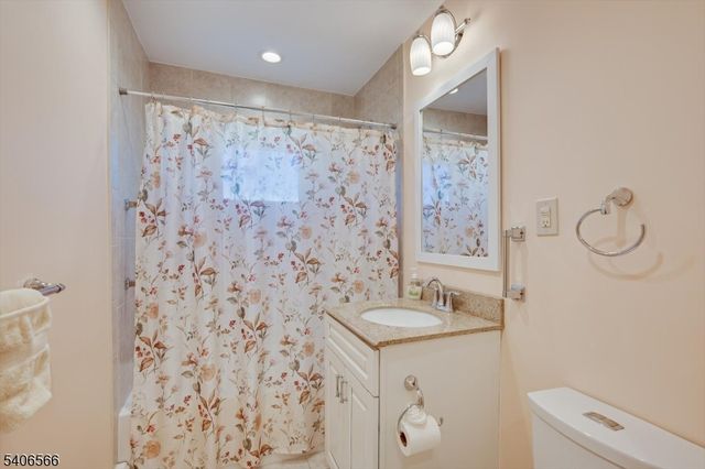 31 Marie Rd, Woodbridge Twp., NJ 08863