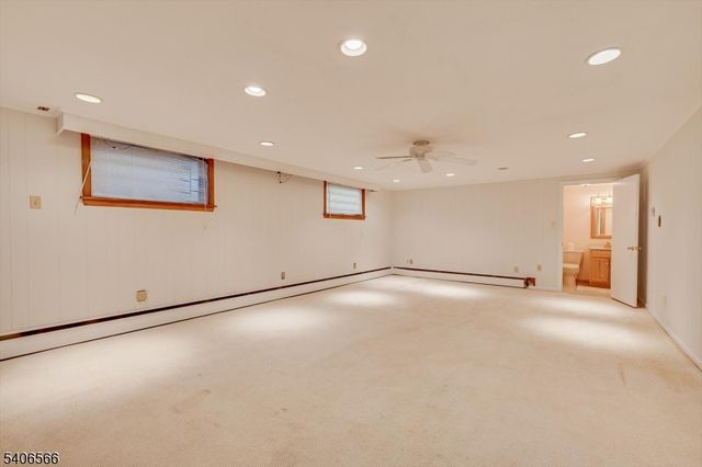 31 Marie Rd, Woodbridge Twp., NJ 08863