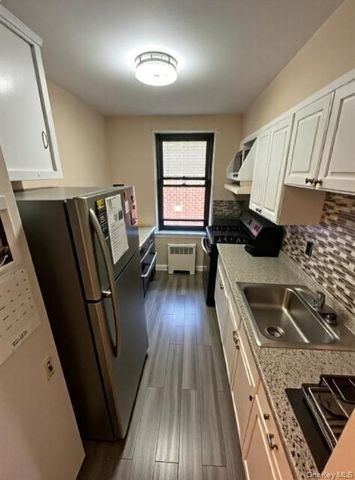 32-23 91st Street C502, East Elmhurst, NY 11369