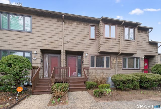 37 Towne House Road 37, Hamden, CT 06514