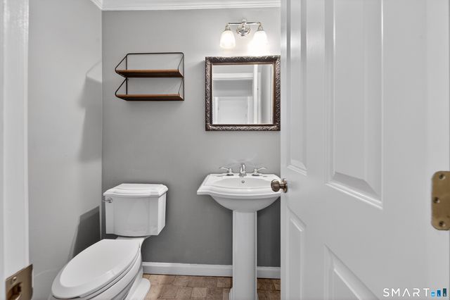 37 Towne House Road 37, Hamden, CT 06514