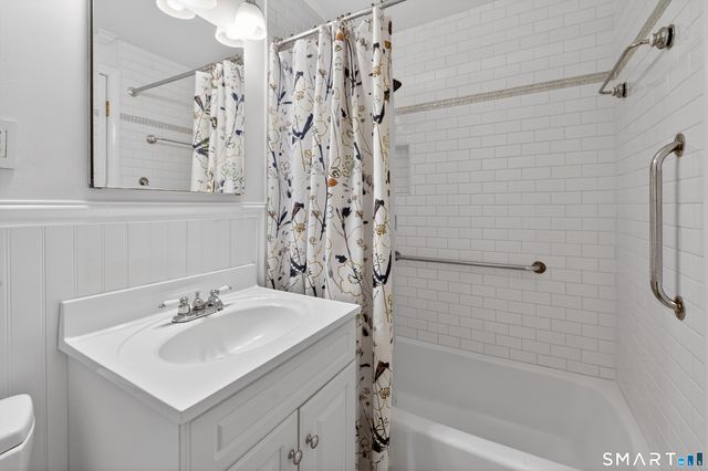 37 Towne House Road 37, Hamden, CT 06514