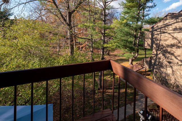 37 Towne House Road 37, Hamden, CT 06514