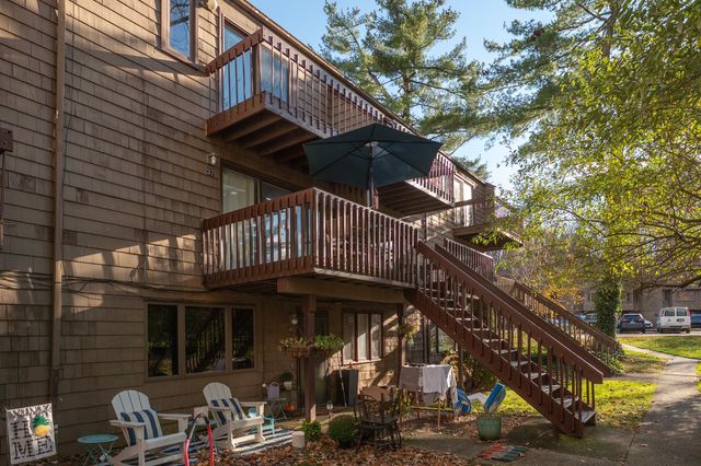 37 Towne House Road 37, Hamden, CT 06514