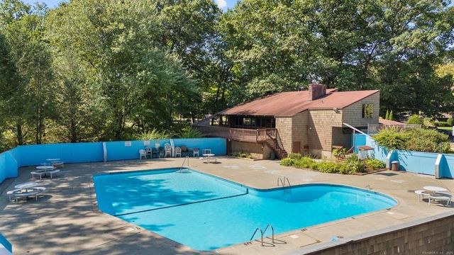 37 Towne House Road 37, Hamden, CT 06514