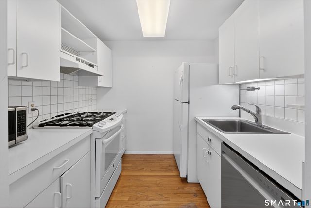 37 Towne House Road 37, Hamden, CT 06514