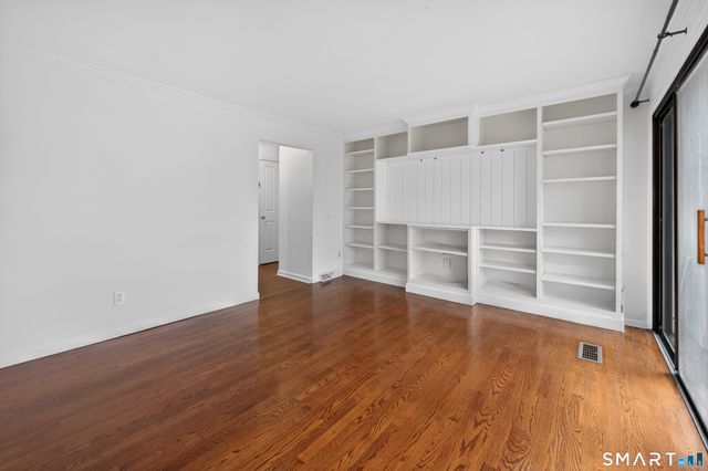 37 Towne House Road 37, Hamden, CT 06514