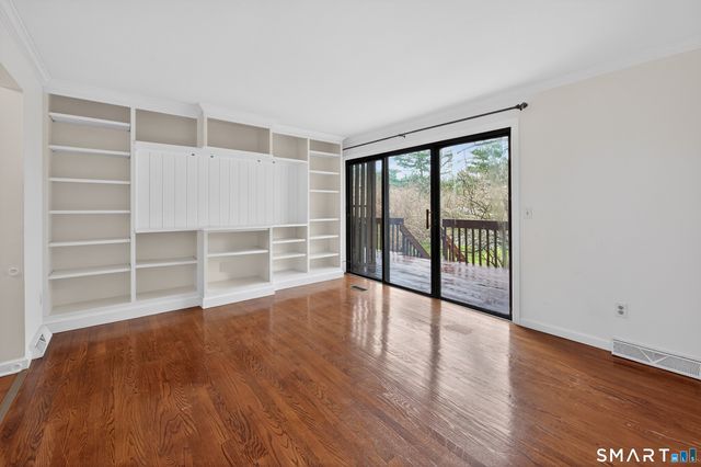 37 Towne House Road 37, Hamden, CT 06514