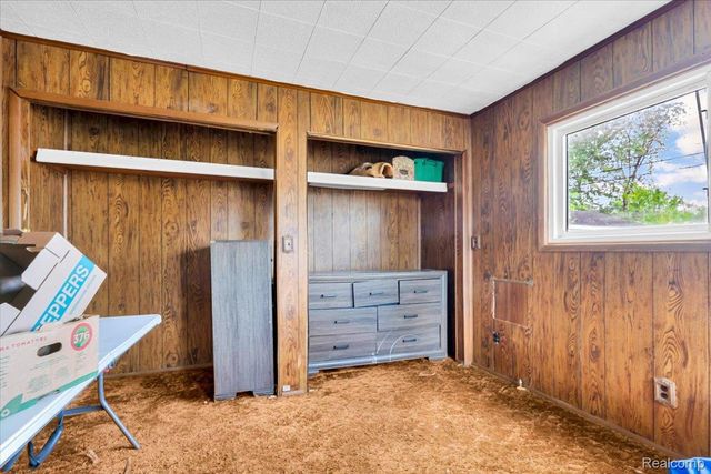 8675 Paige Avenue, Warren, MI 48089