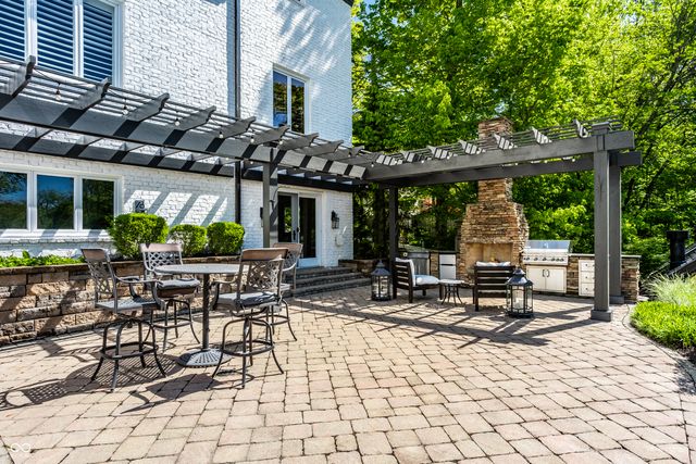 7779 Ridge Road, Indianapolis, IN 46240