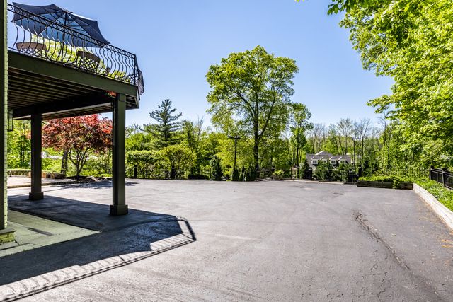 7779 Ridge Road, Indianapolis, IN 46240