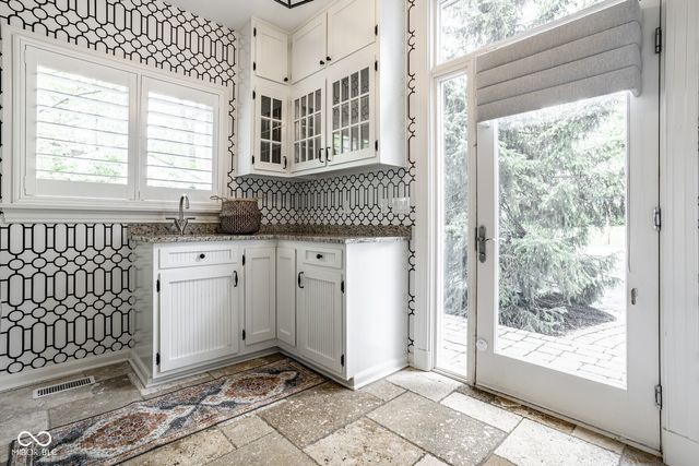 7779 Ridge Road, Indianapolis, IN 46240