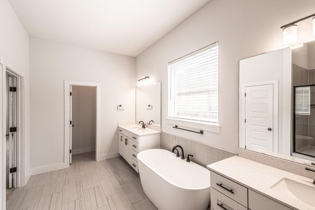 822 Wild Pecan LOOP, Buda, TX 78610