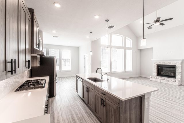 822 Wild Pecan LOOP, Buda, TX 78610