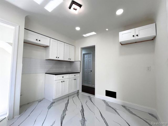 10029 Balfour Road, Detroit, MI 48224