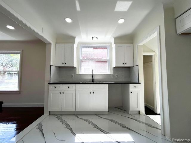 10029 Balfour Road, Detroit, MI 48224