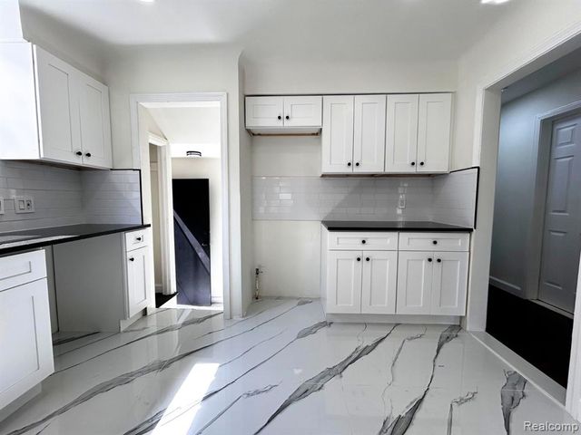 10029 Balfour Road, Detroit, MI 48224