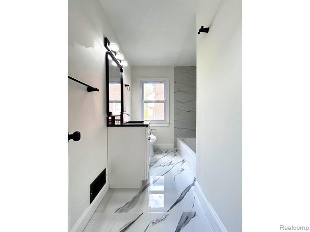 10029 Balfour Road, Detroit, MI 48224