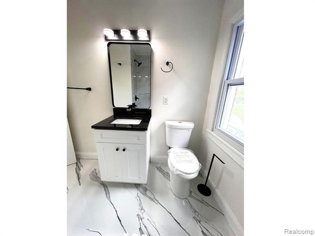 10029 Balfour Road, Detroit, MI 48224