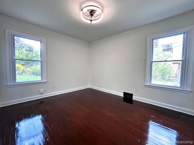 10029 Balfour Road, Detroit, MI 48224