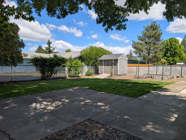 2299 Delta Waters Road, Medford, OR 97504