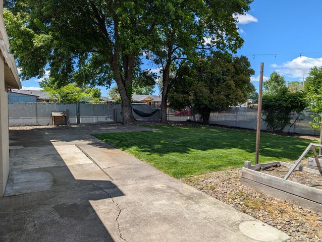 2299 Delta Waters Road, Medford, OR 97504