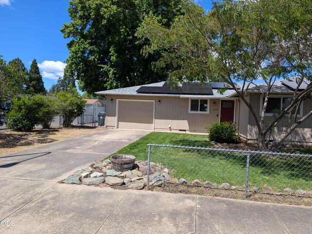 2299 Delta Waters Road, Medford, OR 97504