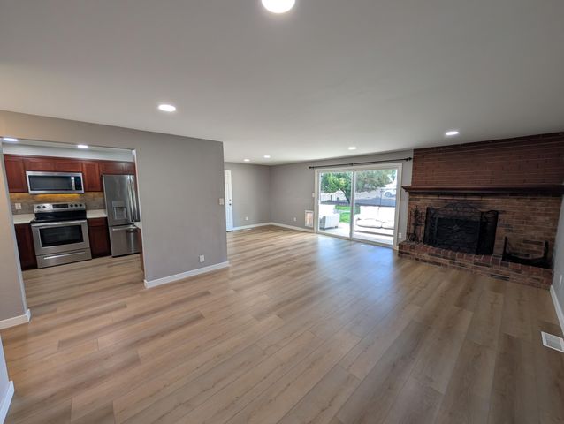 2299 Delta Waters Road, Medford, OR 97504