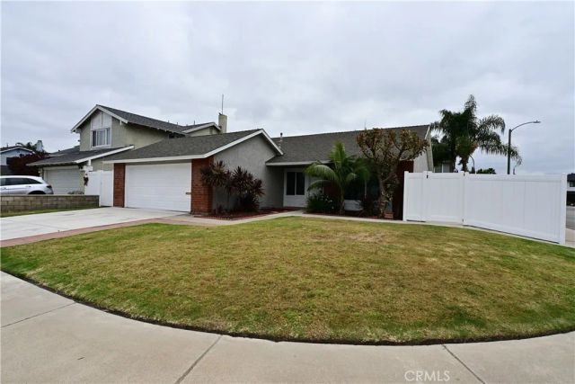 20942 Balgair Circle, Huntington Beach, CA 92646
