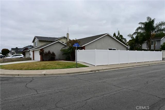 20942 Balgair Circle, Huntington Beach, CA 92646