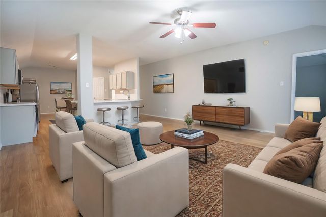 7843 Crescent Village Lane, Richmond, TX 77407