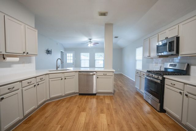 7843 Crescent Village Lane, Richmond, TX 77407