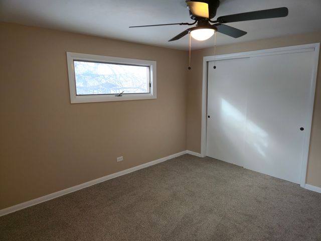 14927 Kenton Avenue, Midlothian, IL 60445