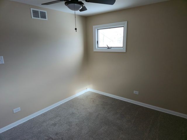 14927 Kenton Avenue, Midlothian, IL 60445