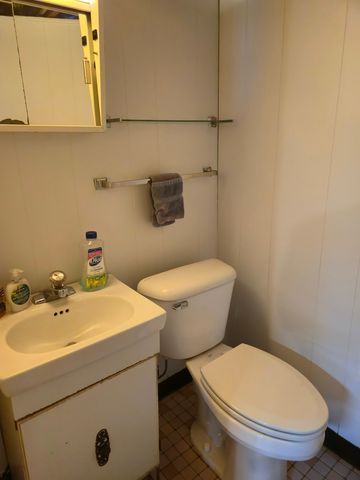 14927 Kenton Avenue, Midlothian, IL 60445