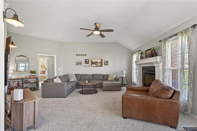 417 E College Street, Odessa, MO 64076