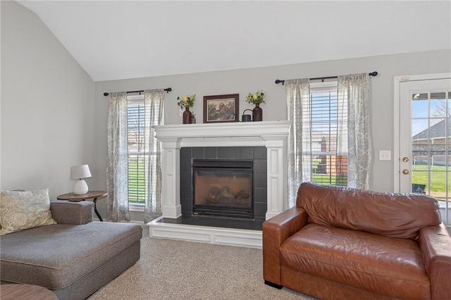 417 E College Street, Odessa, MO 64076