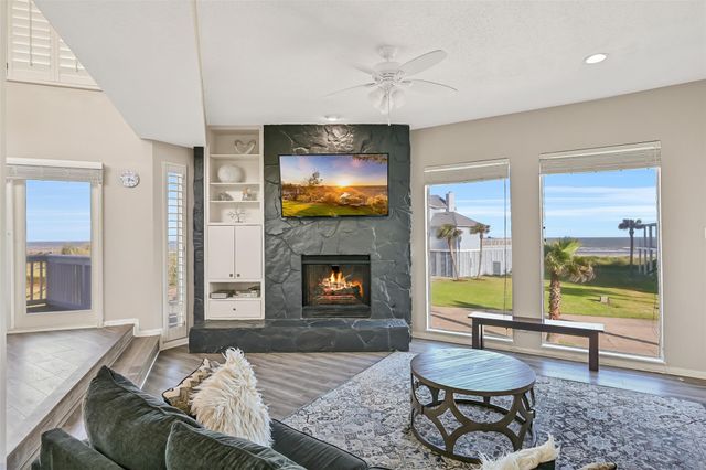 19131 Kahala Drive, Galveston, TX 77554