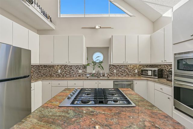 19131 Kahala Drive, Galveston, TX 77554