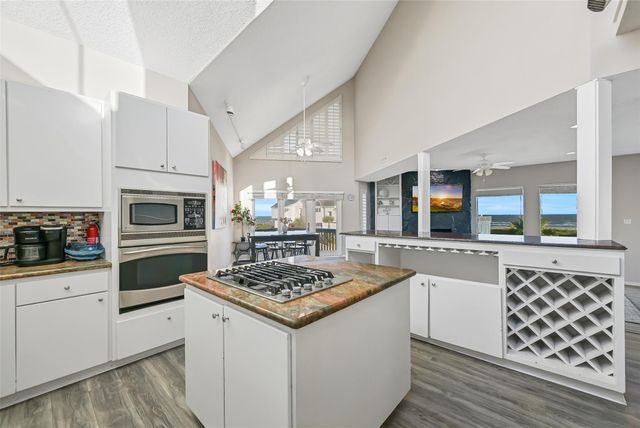 19131 Kahala Drive, Galveston, TX 77554