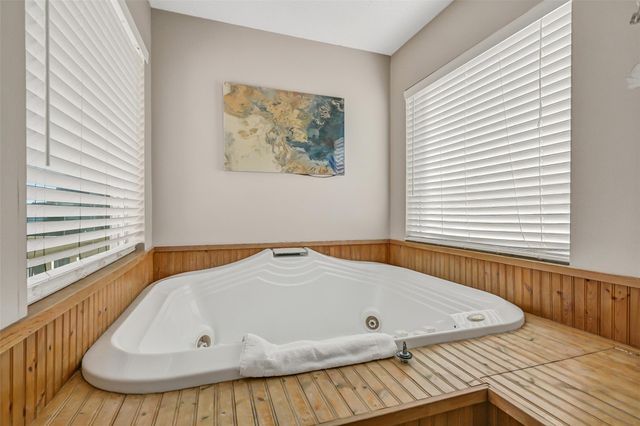 19131 Kahala Drive, Galveston, TX 77554