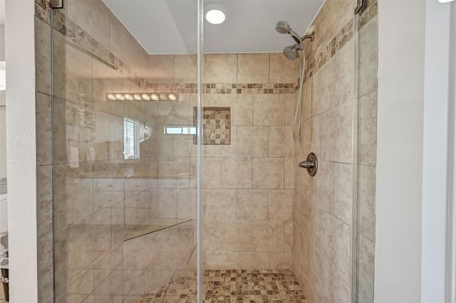 19131 Kahala Drive, Galveston, TX 77554