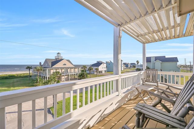 19131 Kahala Drive, Galveston, TX 77554