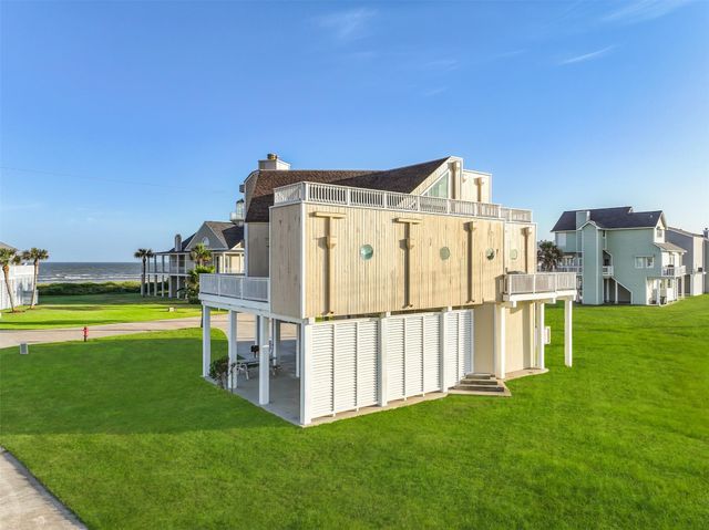 19131 Kahala Drive, Galveston, TX 77554