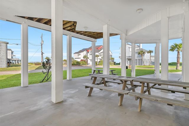 19131 Kahala Drive, Galveston, TX 77554