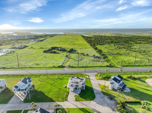 19131 Kahala Drive, Galveston, TX 77554
