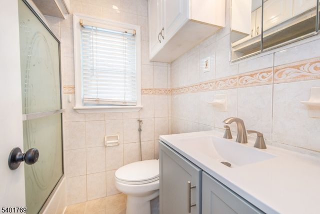 14 Hudson St, Bergenfield Boro, NJ 07621