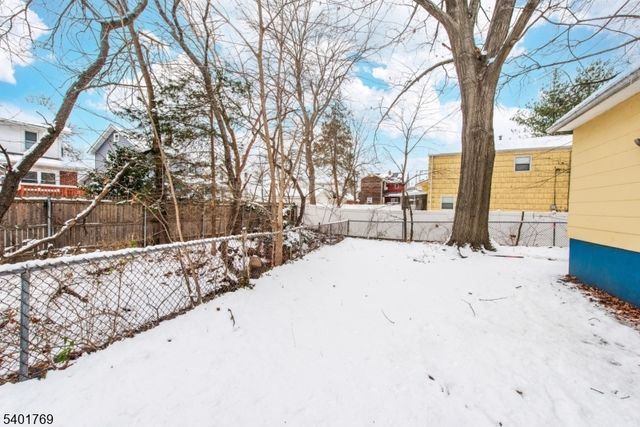 14 Hudson St, Bergenfield Boro, NJ 07621