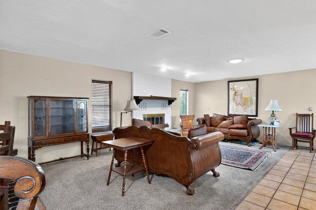 2009 TWISTED JUNIPER Road SE, Rio Rancho, NM 87124